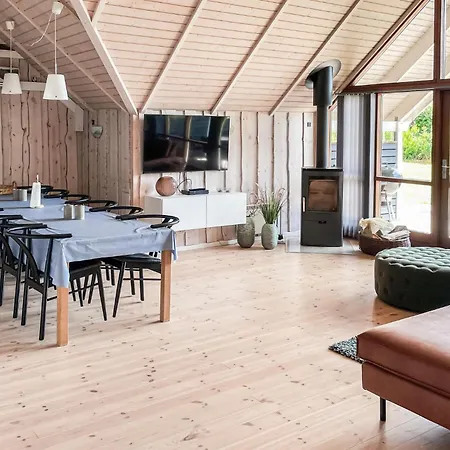 4 Bedroom Stunning In Holiday home