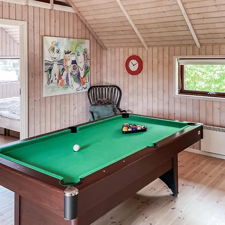 4 Bedroom Stunning In Holiday home Humble